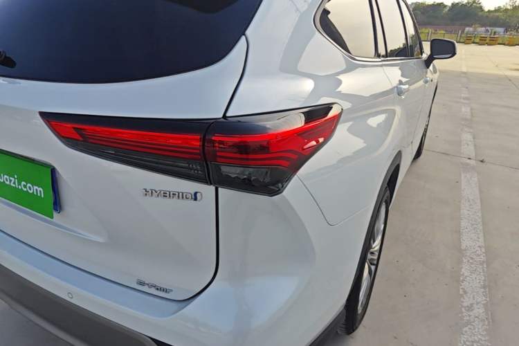 Used Toyota Highlander 2023 2.5L Smart Electric Hybrid Dual-Engine Four-Wheel Drive Prestige Version – 7 Seats Exterior 3