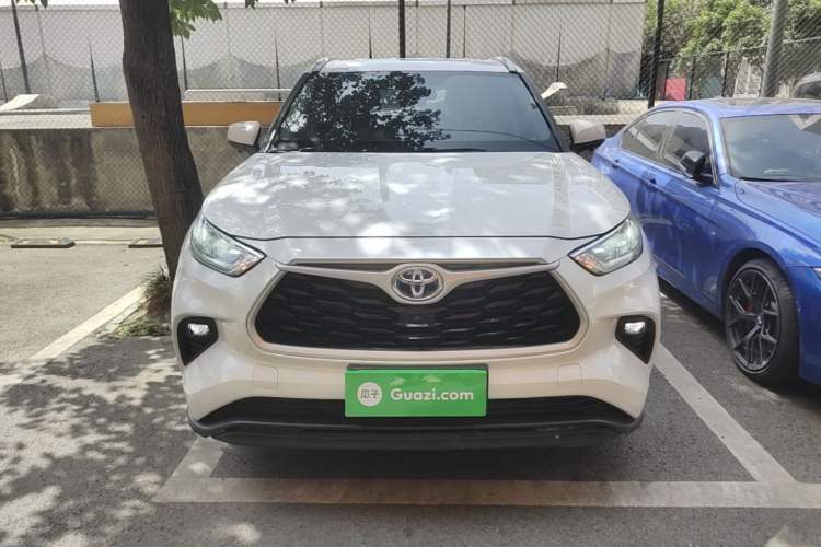 Used Toyota Highlander 2023 2.5L Smart Electric Hybrid Dual-Engine 4x4 Elite Edition 7 Seats Front