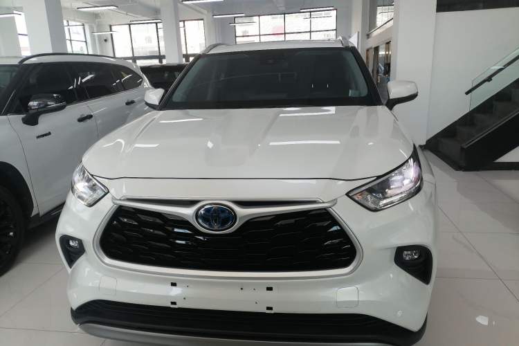 Used Toyota Highlander 2023 2.5L Smart Electric Hybrid Dual-Motor All-Wheel-Drive Luxury 7-Seater Front