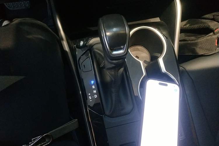 Used Toyota Highlander 2023 2.5L Smart Electric Hybrid Dual-Engine Four-Wheel Drive Prestige Version – 7 Seats Gear Lever