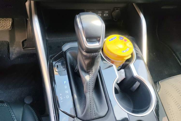 Used Toyota Highlander 2023 2.5L Smart Electric Hybrid Dual-Engine Four-Wheel Drive Prestige Version – 7 Seats Gear Lever