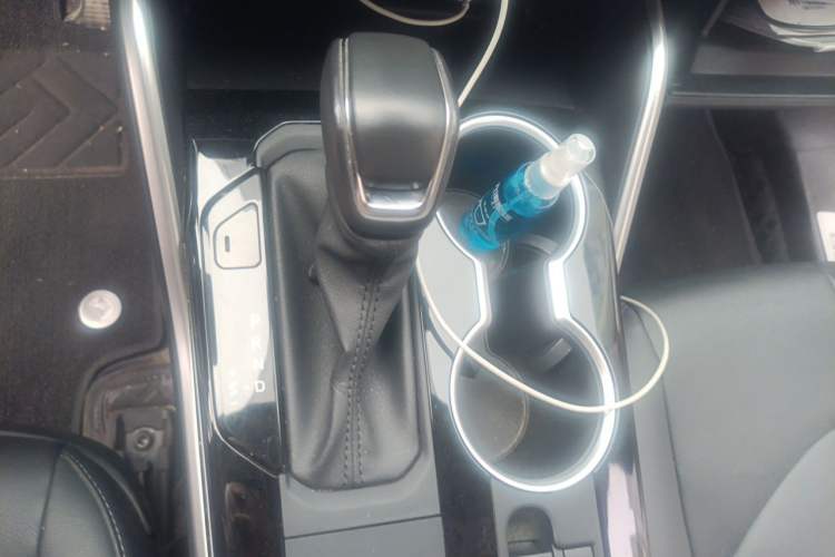 Used Toyota Highlander 2023 2.5L Smart Electric Hybrid Dual-Engine Four-Wheel Drive Prestige Version – 7 Seats Gear Lever