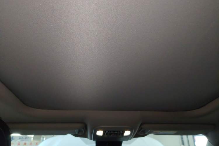 Used Toyota Highlander 2023 2.5L Smart Electric Hybrid Dual-Engine Four-Wheel Drive Prestige Version – 7 Seats Headliner