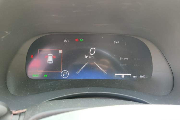 Used Toyota Highlander 2023 2.5L Smart Electric Hybrid Dual-Motor All-Wheel-Drive Supreme Edition – 7 Seats Instrument Cluster