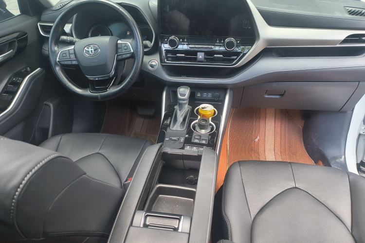 Used Toyota Highlander 2023 2.5L Smart Electric Hybrid Dual-Engine Four-Wheel Drive Prestige Version – 7 Seats Instrument Cluster