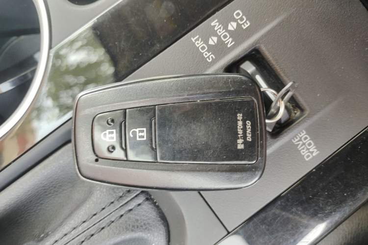 Used Toyota Highlander 2023 2.5L Smart Electric Hybrid Dual-Engine 4x4 Elite Edition 7 Seats Interior 1
