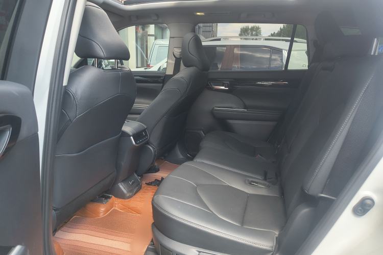 Used Toyota Highlander 2023 2.5L Smart Electric Hybrid Dual-Engine Four-Wheel Drive Prestige Version – 7 Seats Interior 7