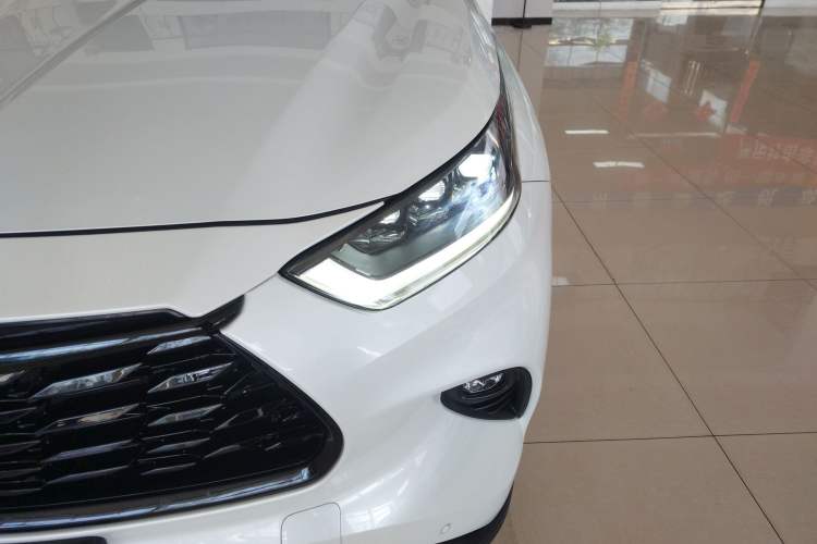 Used Toyota Highlander 2023 2.5L Smart Electric Hybrid Dual-Engine 4x4 Knight Edition 7 Seats Left Front Headlight