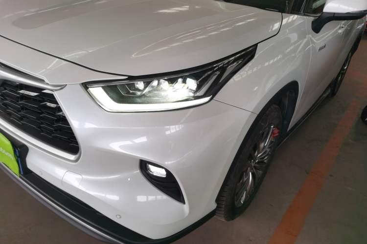 Used Toyota Highlander 2023 2.5L Smart Electric Hybrid Dual-Engine Four-Wheel Drive Prestige Version – 7 Seats Left Front Headlight