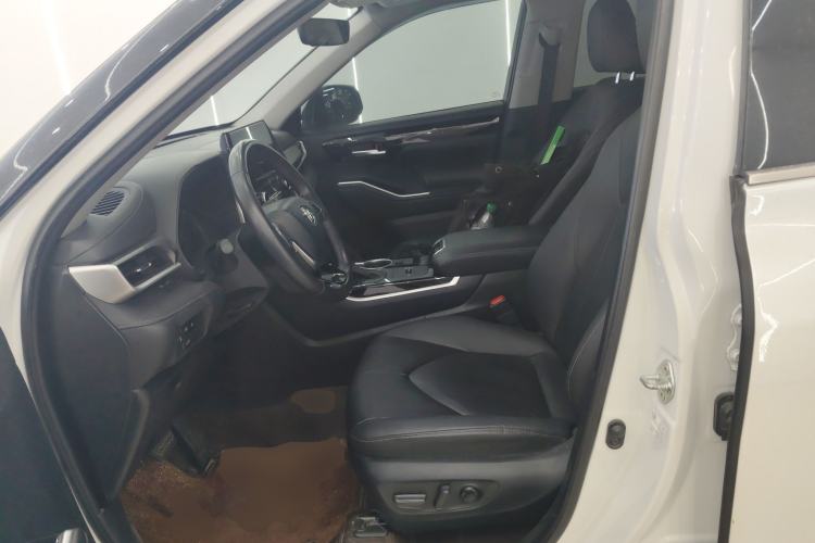 Used Toyota Highlander 2023 2.5L Smart Electric Hybrid Dual-Engine Four-Wheel Drive Prestige Version – 7 Seats Left Front Seat