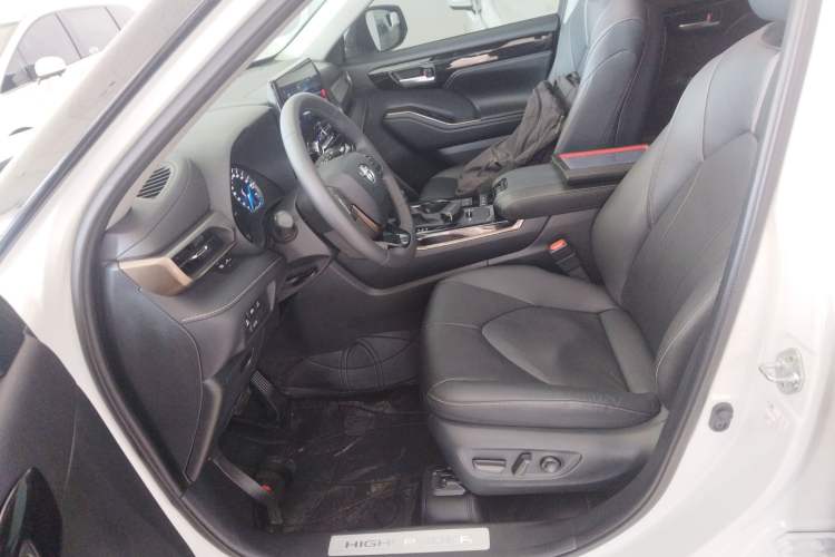 Used Toyota Highlander 2023 2.5L Smart Electric Hybrid Dual-Engine 4x4 Knight Edition 7 Seats Left Front Seat