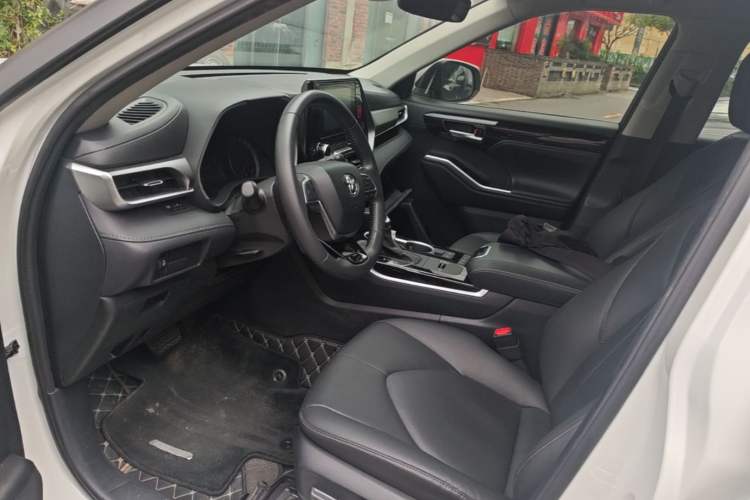 Used Toyota Highlander 2023 2.5L Smart Electric Hybrid Dual-Motor All-Wheel-Drive Luxury 7-Seater Left Front Seat