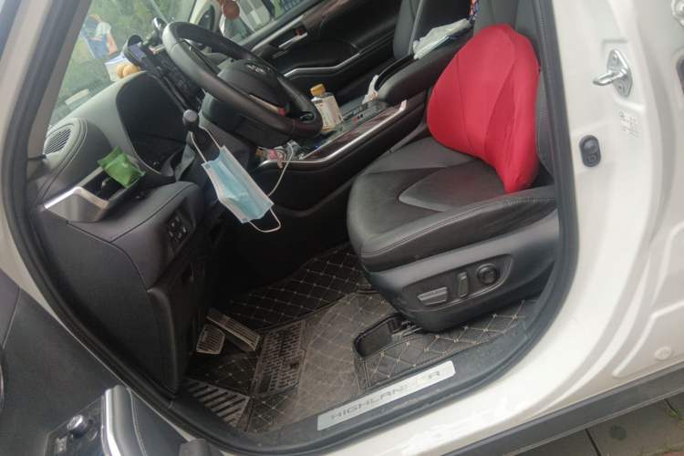 Used Toyota Highlander 2023 2.5L Smart Electric Hybrid Dual-Motor All-Wheel-Drive Supreme Edition – 7 Seats Left Front Seat