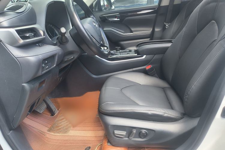 Used Toyota Highlander 2023 2.5L Smart Electric Hybrid Dual-Engine Four-Wheel Drive Prestige Version – 7 Seats Left Front Seat