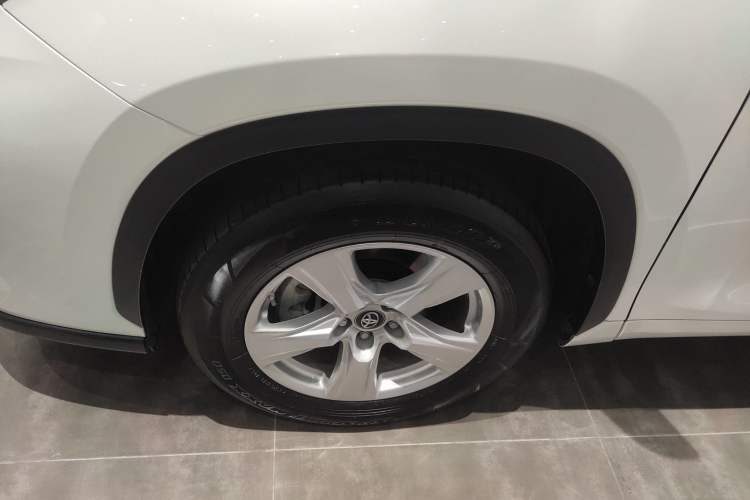 Used Toyota Highlander 2023 2.5L Smart Electric Hybrid Dual-Engine Two-Wheel Drive Elite Version 5 Seats Left Front Wheel Hub