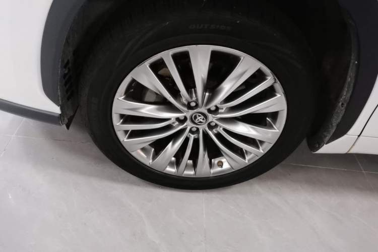 Used Toyota Highlander 2023 2.5L Smart Electric Hybrid Dual-Motor All-Wheel-Drive Luxury 7-Seater Left Front Wheel Hub