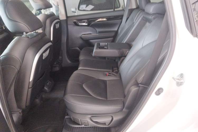 Used Toyota Highlander 2023 2.5L Smart Electric Hybrid Dual-Engine 4x4 Knight Edition 7 Seats Left Rear Seat