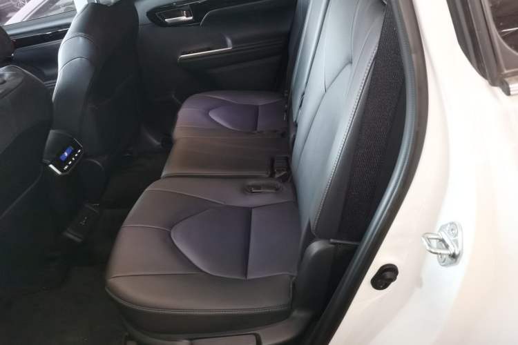 Used Toyota Highlander 2023 2.5L Smart Electric Hybrid Dual-Engine Four-Wheel Drive Prestige Version – 7 Seats Left Rear Seat