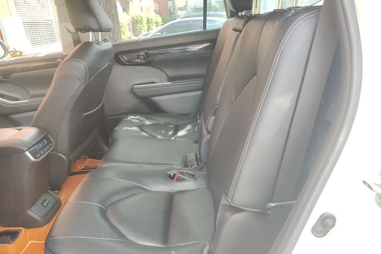 Used Toyota Highlander 2023 2.5L Smart Electric Hybrid Dual-Engine 4x4 Elite Edition 7 Seats Left Rear Seat