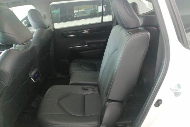 Used Toyota Highlander 2023 2.5L Smart Electric Hybrid Dual-Motor All-Wheel-Drive Luxury 7-Seater Left Rear Seat