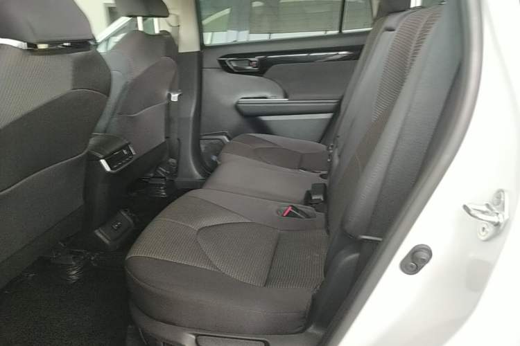 Used Toyota Highlander 2023 2.5L Smart Electric Hybrid Dual-Engine 4x4 Elite Edition 7 Seats Left Rear Seat