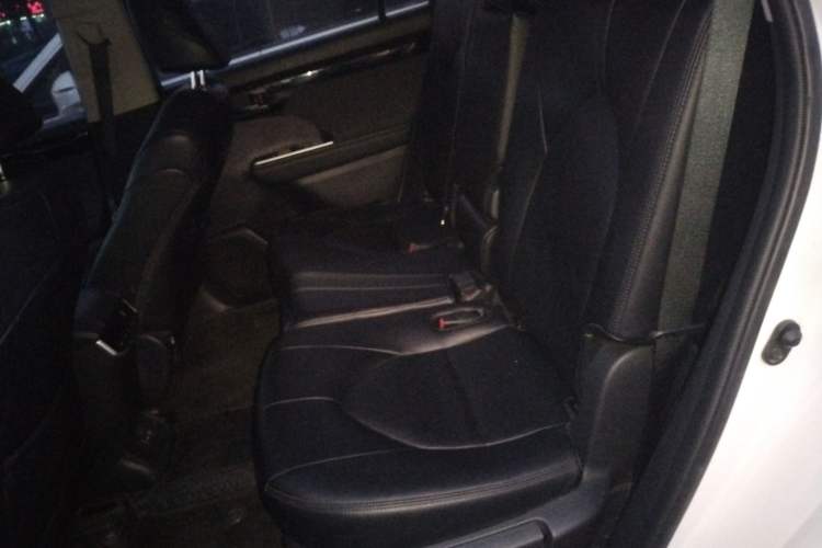 Used Toyota Highlander 2023 2.5L Smart Electric Hybrid Dual-Engine 4x4 Elite Edition 7 Seats Left Rear Seat