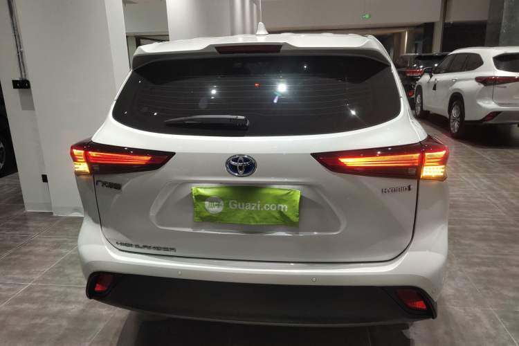 Used Toyota Highlander 2023 2.5L Smart Electric Hybrid Dual-Engine Two-Wheel Drive Elite Version 5 Seats Rear