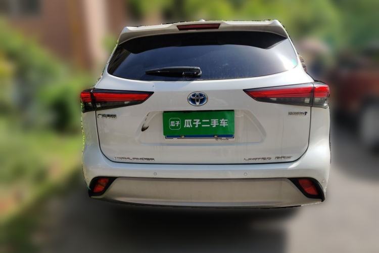 Used Toyota Highlander 2023 2.5L Smart Electric Hybrid Dual-Motor All-Wheel-Drive Supreme Edition – 7 Seats Rear