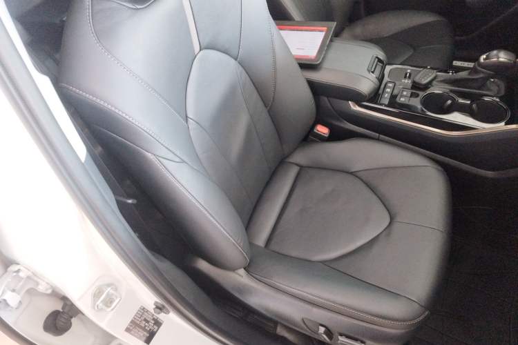 Used Toyota Highlander 2023 2.5L Smart Electric Hybrid Dual-Engine 4x4 Knight Edition 7 Seats Right Front Seat