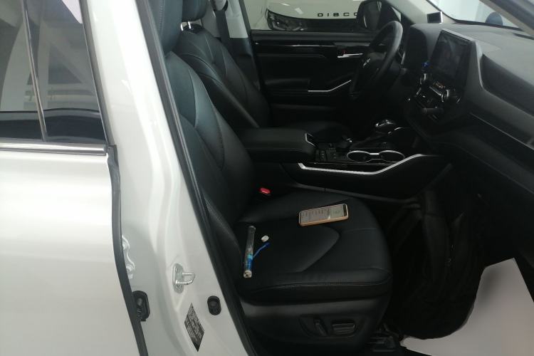 Used Toyota Highlander 2023 2.5L Smart Electric Hybrid Dual-Motor All-Wheel-Drive Luxury 7-Seater Right Front Seat