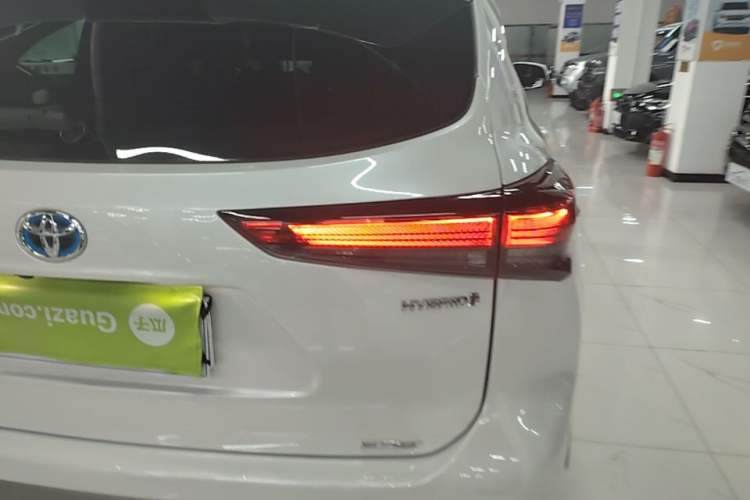 Used Toyota Highlander 2023 2.5L Smart Electric Hybrid Dual-Motor All-Wheel-Drive Luxury 7-Seater Right Rear Taillight