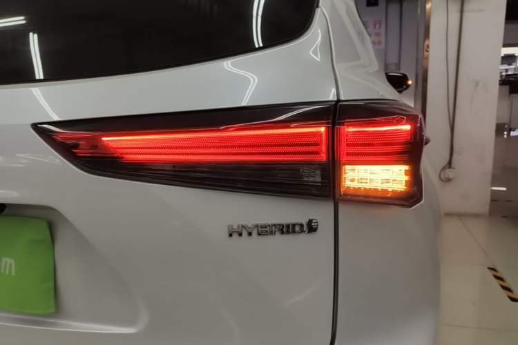Used Toyota Highlander 2023 2.5L Smart Electric Hybrid Dual-Engine Two-Wheel Drive Elite Version 5 Seats Right Rear Taillight