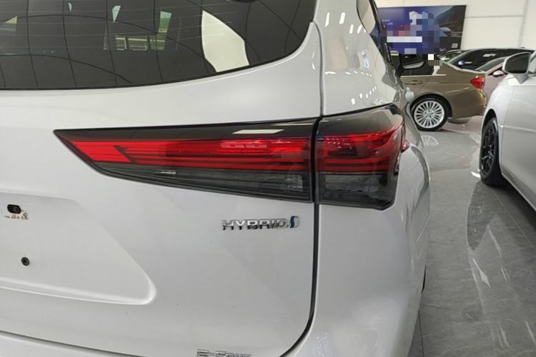 Used Toyota Highlander 2023 2.5L Smart Electric Hybrid Dual-Engine 4x4 Elite Edition 7 Seats Right Rear Taillight