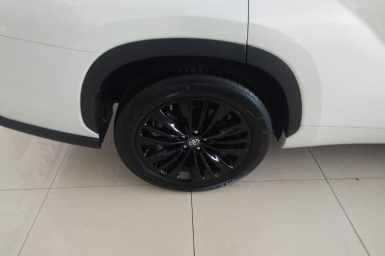 Used Toyota Highlander 2023 2.5L Smart Electric Hybrid Dual-Engine 4x4 Knight Edition 7 Seats Right Rear Wheel Hub