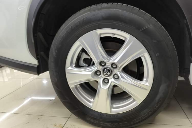 Used Toyota Highlander 2023 2.5L Smart Electric Hybrid Dual-Engine Two-Wheel Drive Elite Version 5 Seats Right Rear Wheel Hub