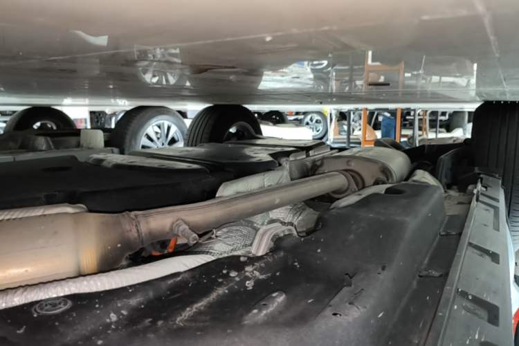 Used Toyota Highlander 2023 2.5L Smart Electric Hybrid Dual-Engine Two-Wheel Drive Elite Version 5 Seats Right Side Sill