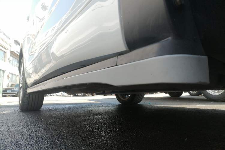 Used Toyota Highlander 2023 2.5L Smart Electric Hybrid Dual-Motor All-Wheel-Drive Luxury 7-Seater Right Side Sill