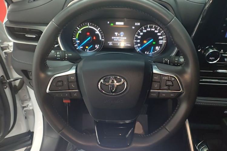 Used Toyota Highlander 2023 2.5L Smart Electric Hybrid Dual-Motor All-Wheel-Drive Luxury 7-Seater Steering Wheel