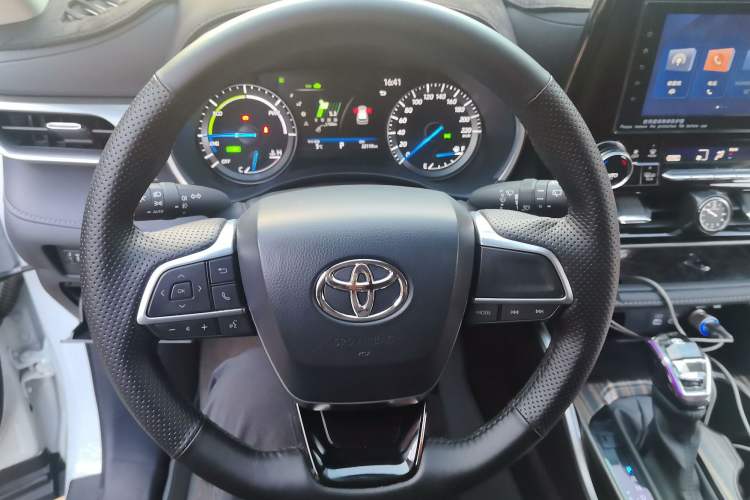Used Toyota Highlander 2023 2.5L Smart Electric Hybrid Dual-Drive Elite Version 7 Seats Steering Wheel