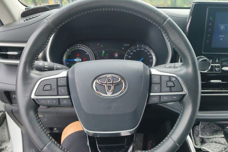 Used Toyota Highlander 2023 2.5L Smart Electric Hybrid Dual-Motor All-Wheel-Drive Luxury 7-Seater Steering Wheel