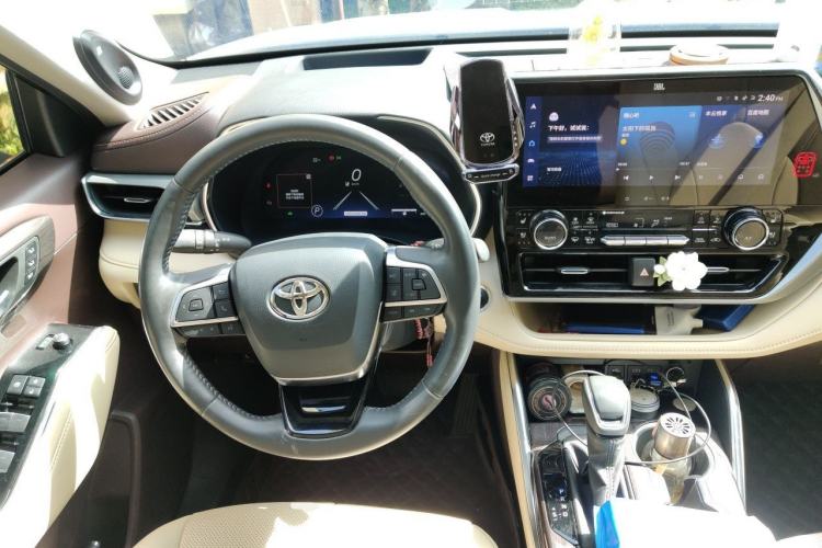 Used Toyota Highlander 2023 2.5L Smart Electric Hybrid Dual-Motor All-Wheel-Drive Supreme Edition – 7 Seats Steering Wheel