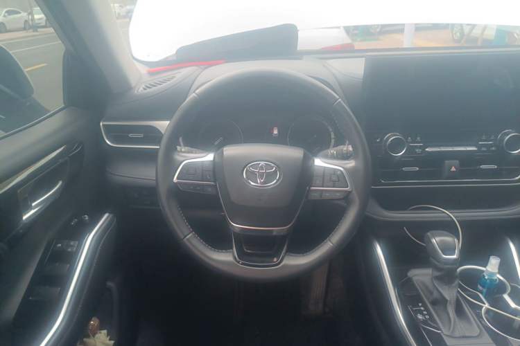 Used Toyota Highlander 2023 2.5L Smart Electric Hybrid Dual-Engine Four-Wheel Drive Prestige Version – 7 Seats Steering Wheel