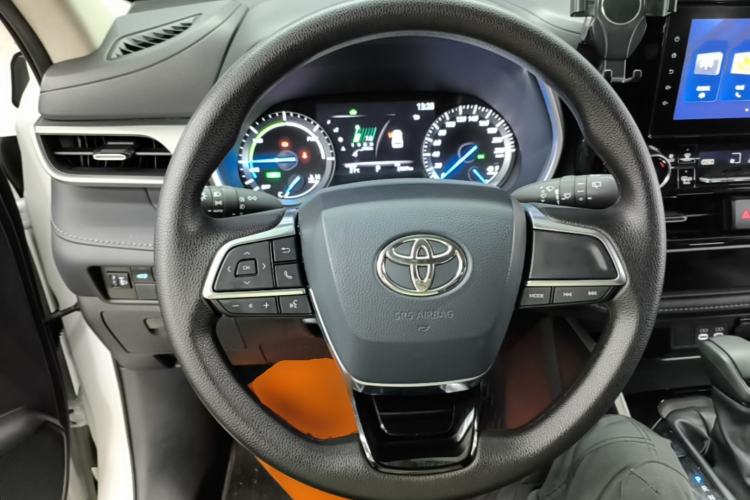 Used Toyota Highlander 2023 2.5L Smart Electric Hybrid Dual-Engine Two-Wheel Drive Elite Version 5 Seats Steering Wheel