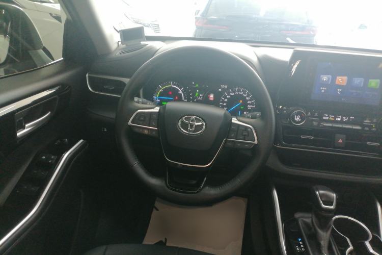Used Toyota Highlander 2023 2.5L Smart Electric Hybrid Dual-Motor All-Wheel-Drive Luxury 7-Seater Steering Wheel