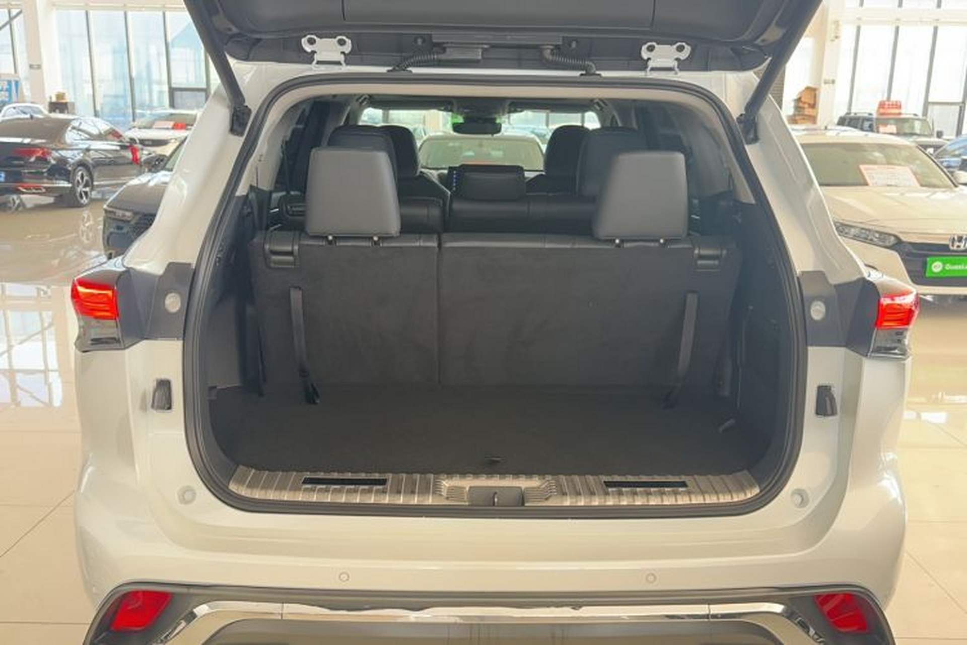 Used Toyota Highlander 2023 2.5L Smart Electric Hybrid Dual-Engine Four-Wheel Drive Prestige Version – 7 Seats Trunk
