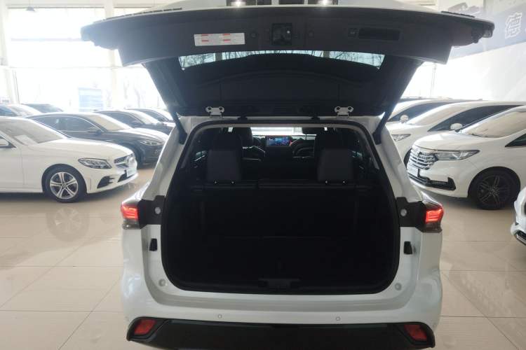 Used Toyota Highlander 2023 2.5L Smart Electric Hybrid Dual-Engine 4x4 Knight Edition 7 Seats Trunk
