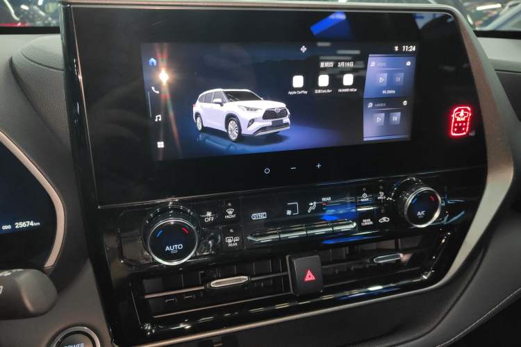 Used Toyota Highlander 2024 2.5L Smart e-Power Dual-Motor All-Wheel-Drive Elite Version – 7 Seats Audio And AC Panel