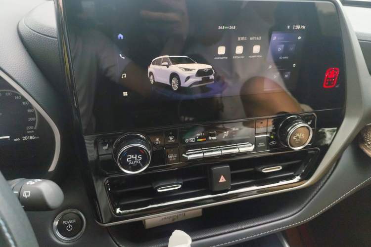 Used Toyota Highlander 2024 2.5L Smart Electric Hybrid Dual-Motor Two-Wheel Drive Luxury Version 7 Seats Audio And AC Panel
