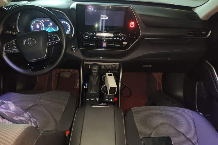 Used Toyota Highlander 2024 2.5L Smart Electric Hybrid Dual-Motor Two-Wheel-Drive Elite Edition 5 Seats Center Console