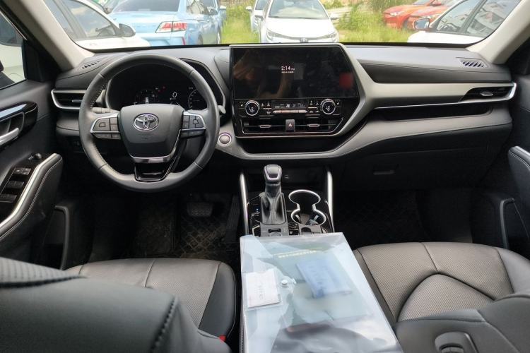 Used Toyota Highlander 2024 380T Four-Wheel Drive Luxury Version 7 Seats Center Console